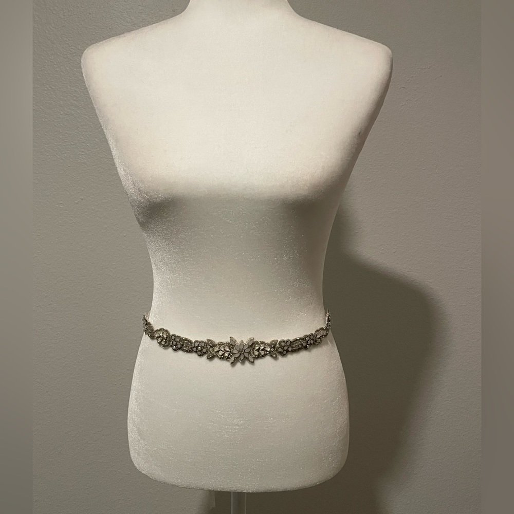 NWT Twigs and Honey Crystal Flower Sash